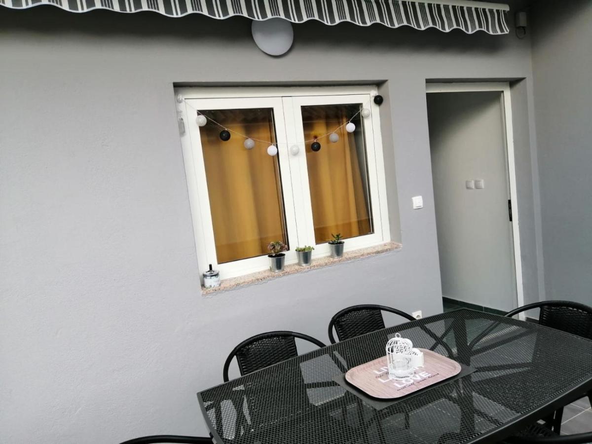 Holiday House Lara Starigrad Paklenica Exteriör bild
