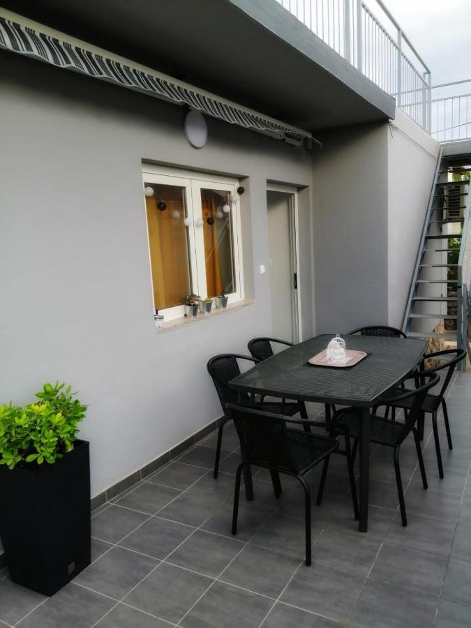 Holiday House Lara Starigrad Paklenica Exteriör bild